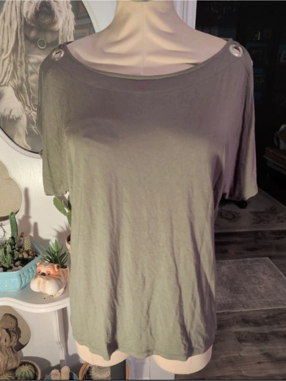 Cable & Gauge Olive Green Boatneck Short Sleeve Top with Grommets 🎉👛👀
